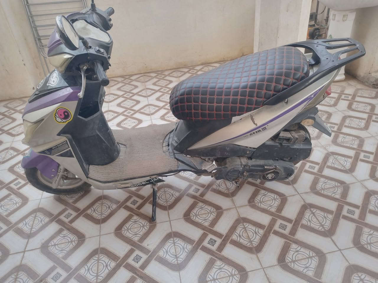 السلام عليكم الدراجه للبيع ب٣٥٠ وبيهة مجال شغاله وكلشي مابيهة عوزهة بس دكمت صلف  والصالنصه طاكه فقط واوراق كامله  نكره هندر  المكان الرمادي خمسه كيلو


**إذا كنت صاحب هذا الإعلان وتريد حذفه لأي سبب، رجاءا أرسل رسالة إلى الدعم الفني**