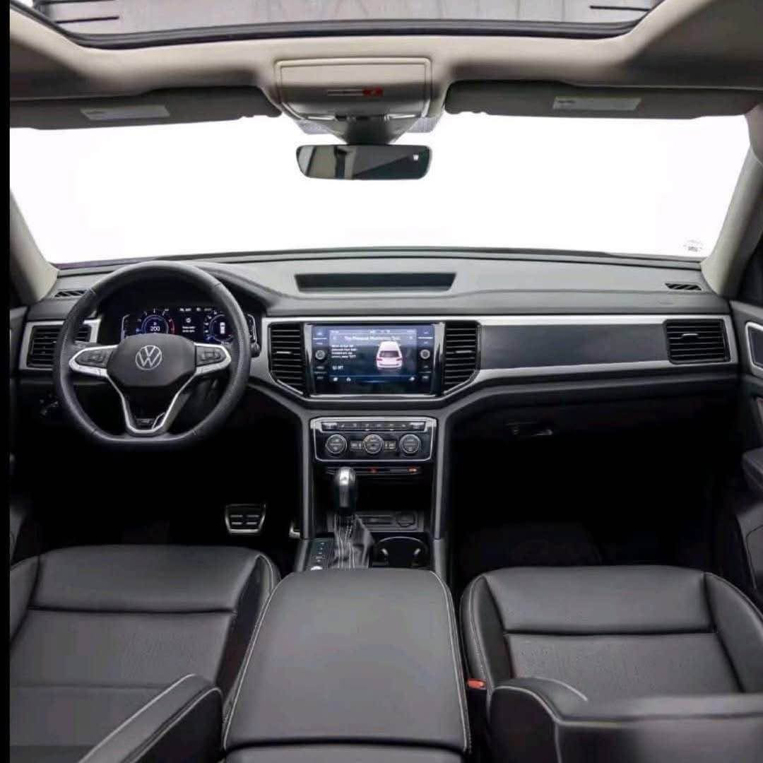 اللون : .اطلس فاملي ابيض لؤلؤي .2021
‏  V6 Se R-Line.4Motic 
المواصفات فول فول/1/1/أعلى فئة 
عداد المسافة : 90  ميل
حجم المحرك : 3.6( 6 سلندر )
السعر : 255$ بى مجال
المواصفات
دة بل اكسل : AWD  بردات ابواب
داخل اسود بيلادي فتحه سقف بانورما
ابواب بصمة بصمة تشغيل تشغيل عن بعد : REMOTE START
مرايا شفط كهربائي+إنارة 
سستم سماعات : FENDER شحن وايرليس
اوتو هولد : AUTO HOLD
اوتو ستارت : AUTO STARD
صندوق شفط كهربائي
 شاشة دشبول 
اوتو هولد
اوتو ستارت
اوتو بارك : AUTO PARK
اوتو ستوب : AUTO STOP
نظام : GPS
نظام : ECO
نظام : NORMAL
نظام : SPORT
نظام : SNOW
نظام
‏OFFROAD
نظام OFFR.CUSTOM
كشنات : ثلاث مقعد
كشنات جلد
كشنات جلد تدفئة+تبريد +خزن+ميموري
كاميرة " 360
كاميره امامي
كاميره خلفي
هاند بريك بصمة
رادار 360
رادار امامي ( تحديد مسار )
رادار جانبي ( نقاط عمياء )
رادار خلفي ( التحذير من الاصطدام )
حساسات 360
1.حساسات امامي
2.حساسات جانبي
3.احساسات خلفي
تحكم اسيرين استيرن تدفئة تبريد المس تبريد مركزي
لايتات LED زينون متحرك بيلادي بكلايتات LED بيلادي
ويل ابيض حجم 20
السياره صبغ بيها جاملغ وبنيد خمس اصابيع من باب جهة سكن 

 مكان السيارة موصل  رقم وتساب 
*********** اسيا
*********** اسيا
 *********** كورك
رقم شاصي
1v2rr2ca44mc530617 موصل, نينوى
