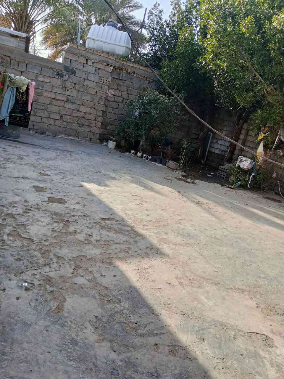 بيت للبيع مساحته 200 مكون من غرفه وصاله ومطبخ منطقة السواجي  ورا مدرسة لوقف الشيعي الرقم  أللاستفسار ***********
