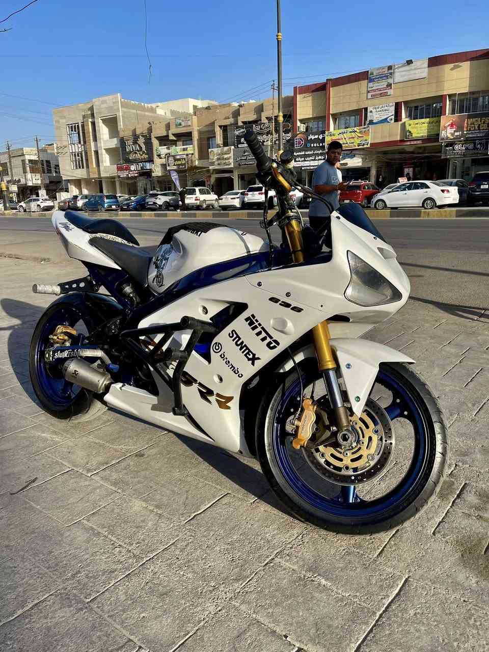 السلام عليكم
كاوسكي 636_2004
دراجة مكينة كفاااالة _ كفااالة 
ترايك للسعودية صعد حماوة وشغل اذا مو نكرة خسار
ستيرن رياضي وتاانكي وبجم 
الباقي كلة بلاد من بكرة من فجوج 
كهربائيات شغالة كلها 
مراوح بنكات ثنين خير من الله الحماوة 
صالنصة بترة صوتها طرب يخبل 
السعر 27$ وبيها مجال شي قليل 
مكاني السيدية 
(***********)

