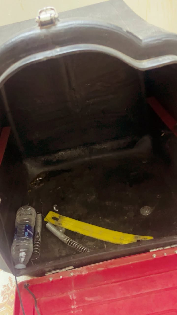 صندوك دلفري البيع نضيف ب ٣٥ ألف   ***********
