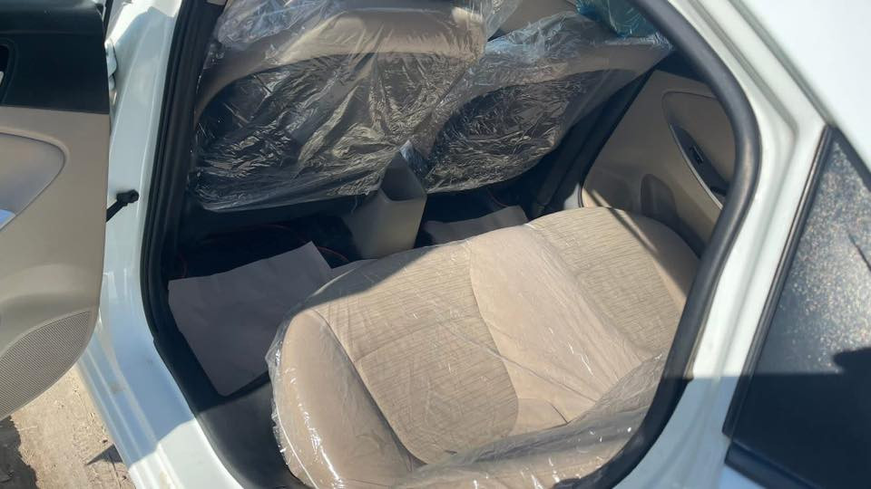 السلام عليكم

هونداي اكسنت خليجية فول مواصفات موديل 2016 مكفولة  من  الضربة والصبغ والتبديل ماشيه 170 km
                     سياره كلشي مناقصه جدا نظيفه 

-كير محرك بلاديات ممفتوحات كفاله
-حجم 1600 دوش قطرتين المرغوبه 
-كير اوتماتيك
-نظام Eco 
-لدات زنون  حاجب 

-تبربد +تدفئه شغالات فول 

-صدر جديد تخم تاير جديد

-فتحة سقف سلايد روف

-شاشة كامرة 
- اشاير بالمري 
-داخل لونين بيج واسود
سعره  110$  وبيه مجال 
الرقم :-***********
