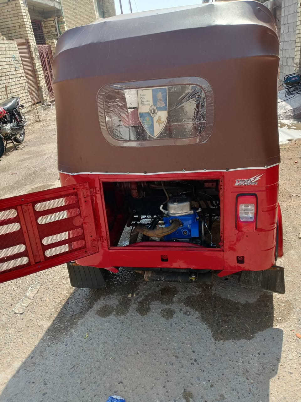 سلام عليكم خون تكتك مودليل 18تعمير جديد كبل لشارع ال مكان الدوره شارع 60 جيب فيتر وتعال اوراق مو رقم سعره ب 4وبيه مجال خوان ال مو شراي لا تعبني ***********
