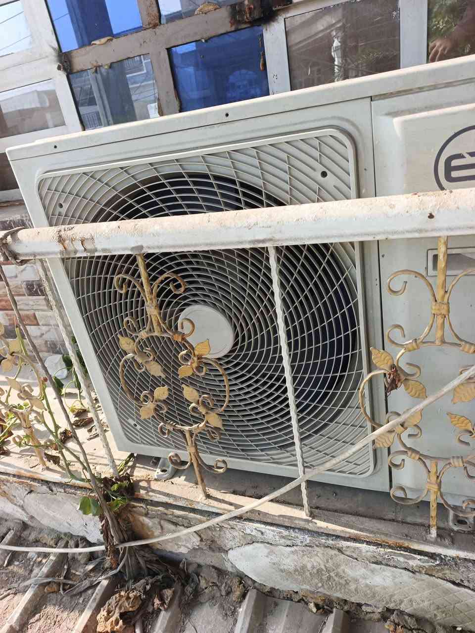 السلام عليكم سبلت كنتوري ريان 3طن مستعمل نضيف بس بارد ٤٧٥ بي مجال كلش بسيط بغداد بياع *********** مال بيت عله فحص تاخذه وتساب متوفر بس بارد سبلت
