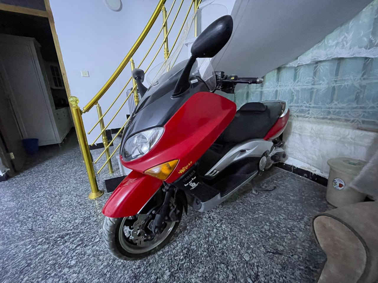 السلام عليكم تيماكس للبيع موديل 2008لك مصار فتره من اشتريته الله شاهد برغي مابيه نقص تنكر سويج وتطلع بشارع الف متصرف عليه سايد بريك تايرات جدد كله شغاله سعر 23ورقه وبيه مجال  ***********
