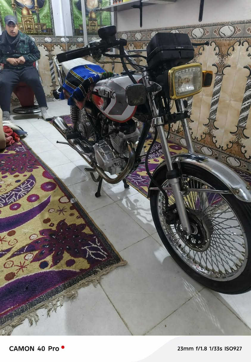 السلام عليكم شباب تايگر للبيع الدارجه مكفوله موديل 23 تايرات جدد الدراجه جديدة اوراق اسگنر كامله وتكاتب يم حسين مكينه جديدة ناعمه السعر 550 وبيها مجال الشراي يتصل وبالخدمه العنوان كربلاء الاسكان العسكري شارع الدرة الرقم ***********
