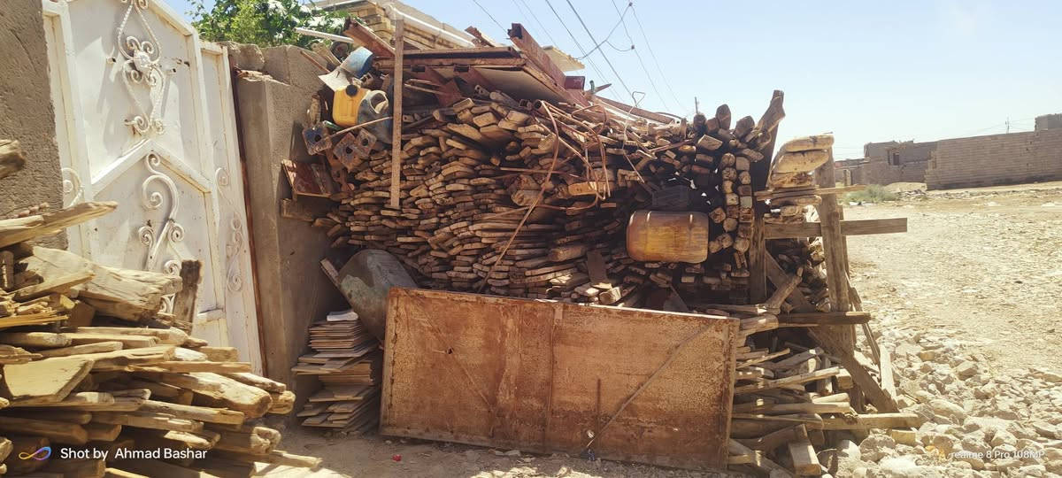سلام عليكم  يوجد قالب خشب نضيف كامل مساحه300 للبيع مكان كوت حي الحكيم للاستفسار الاتصال على ‏‪***********‬‏
