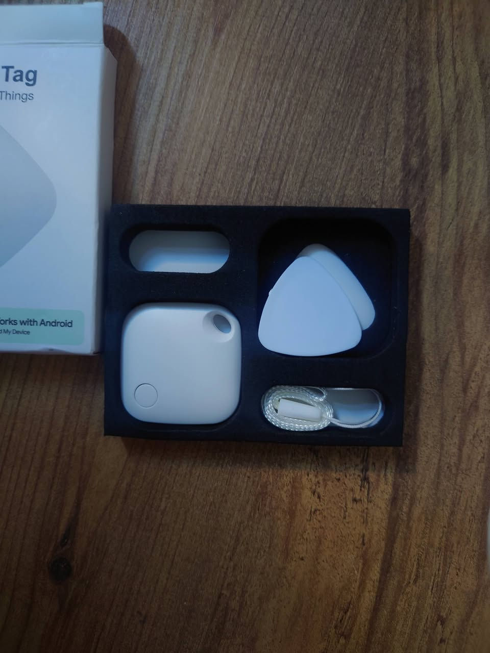 Google Find My (Android( يعمل مع
1. البدء تشغيل / إيقاف بالزر)

2. أضف iTag الخاص بك

3. تحديد موقع iTag الخاص بك

4. إشعارات

5. عندما تم فقدت iTag الخاص بك: الوضع المفقود المساعدك في العثور عليه.

41.241.2 ملمx13 :الحجم

بطارية 580 CR2450 مللي أمبير

الاستعداد الحالي = Su

عمر البطارية 36 شهرًا

مسافة بلوتوث 40 مترًا خط مفتوح للرؤية صوت الجرس 80 ديسيبل (في نطاق 10 سم)

不 ة للماء: IP67

يتم قفل حجرة البطارية بالداخل

بطارية قابلة الاستبدال 

تقنية بالموجات فوق الصوتية للحالة
سعره بل موقع 45يورو 
السعر 15 الف 
واتساب ***********
