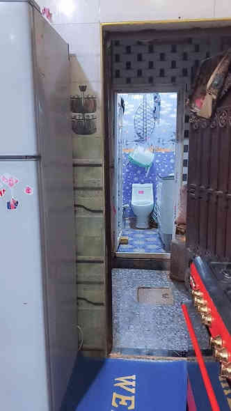 سلام عليكم بيت طابو 100متر جديد خدماته كامله تبليط مدارس يمه متوسطه وبتدائي ماعوزه اي شي ناصريه مركز المدينه حي الفداء شارع ابو لبنان /***********
