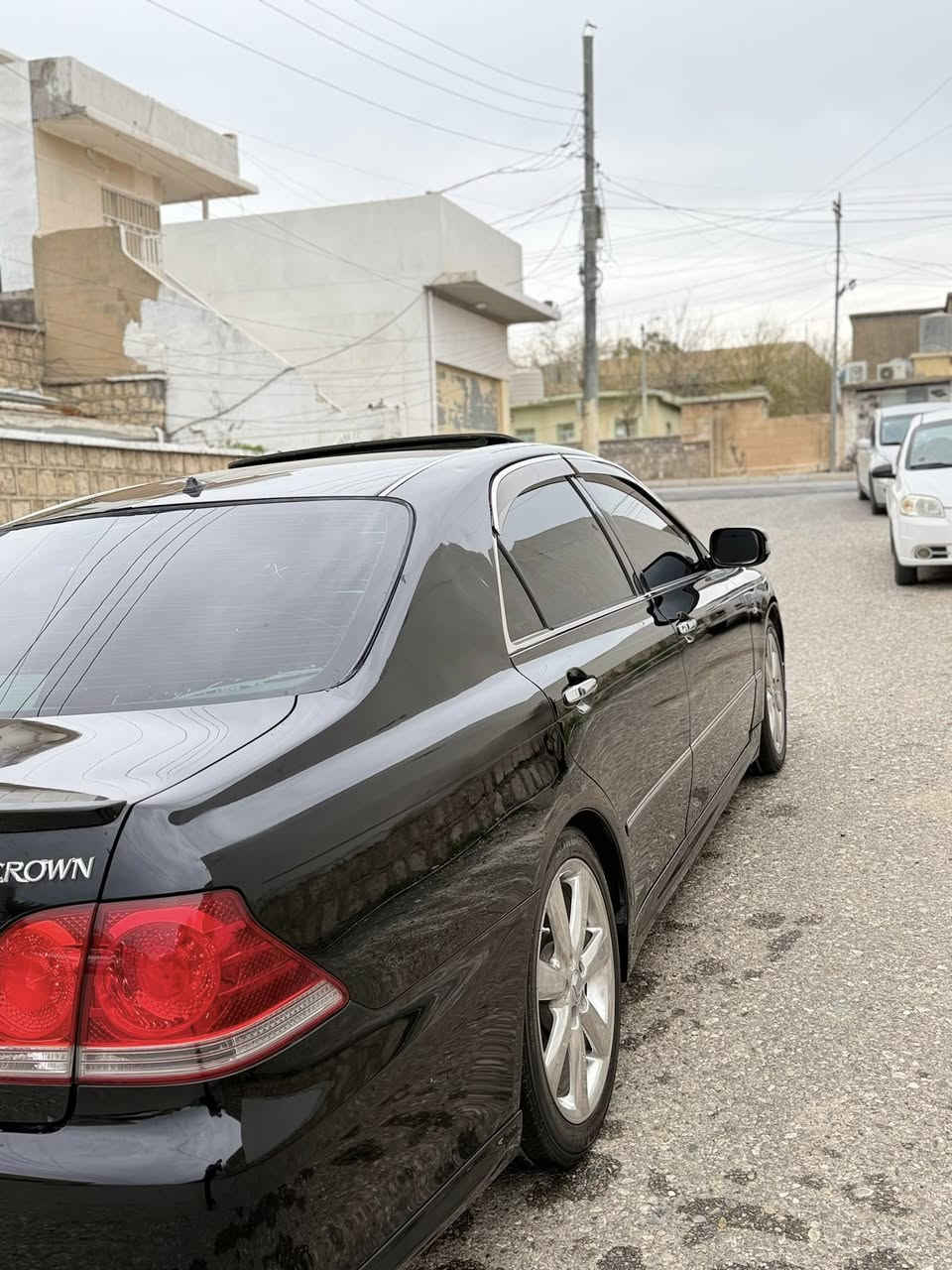 شاهينه ١٨٢ براوه
تاقانه
فول فول
سلائيت 
جلد و هيته ر
ده بل شاشه
بي دوكه ل به شه رتي ١٠٠٠ فيته ر
ويل دينگه ي ستيل
فورميكا سور
ئاوينه ئيشاره ت
سه ياره كه نموونه يه له جواني 
بوو زانياري زياتر تيل بكه 
***********
***********
سعري ٦٢  ومعامه له
