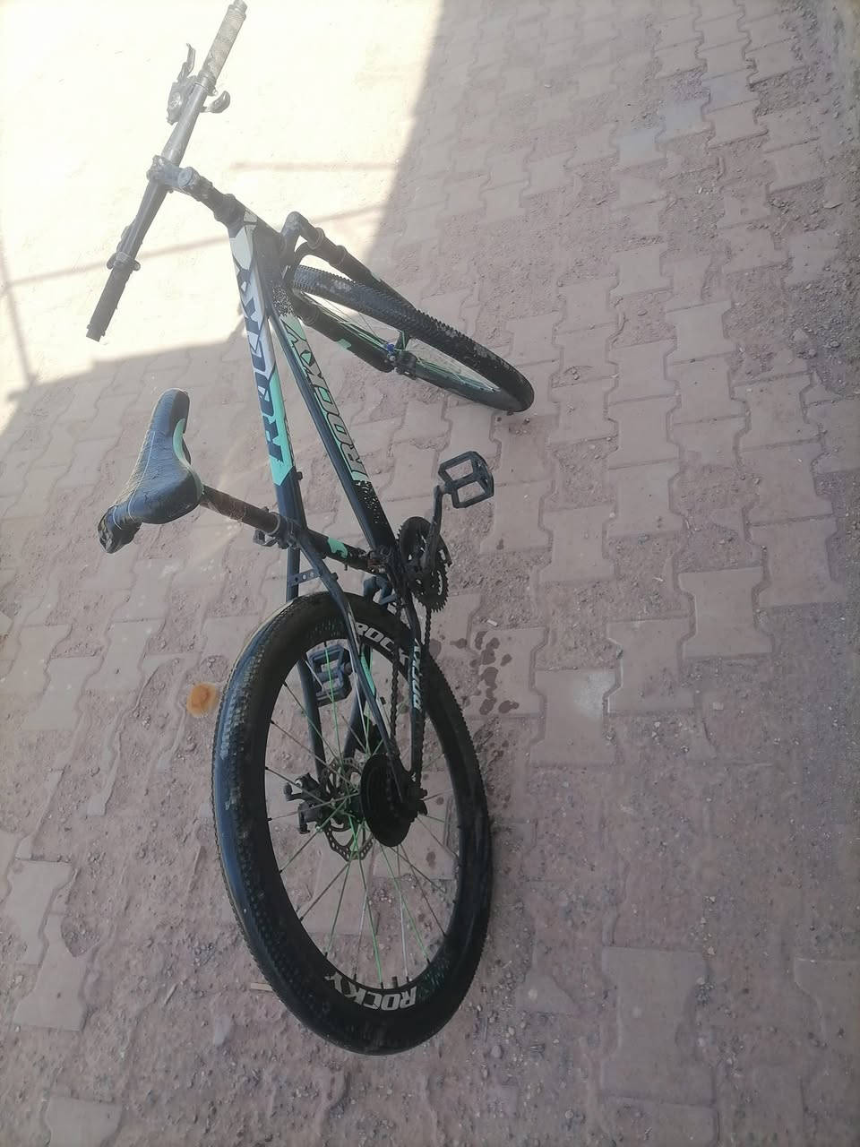 بايسكل رياضي 🚴‍♀️ 

حجم 2️⃣6️⃣، 

السعر✨65الف✨وبيه مجال

العماره حي الشهداء مقابل اسوق الكفيل نهاوند 
مراسله خاص او لاتصال علئ الرقم ***********

