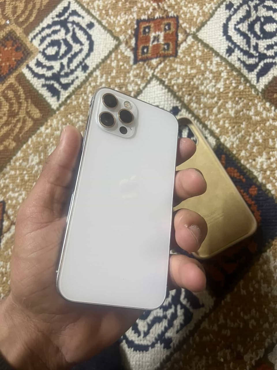 ايفون 12 بروس (فقط) ذاكراه 256 بطاريه 75 مكفول كفاله عامه ما مفتوح تفاصيل خاص او اتصال / ***********
