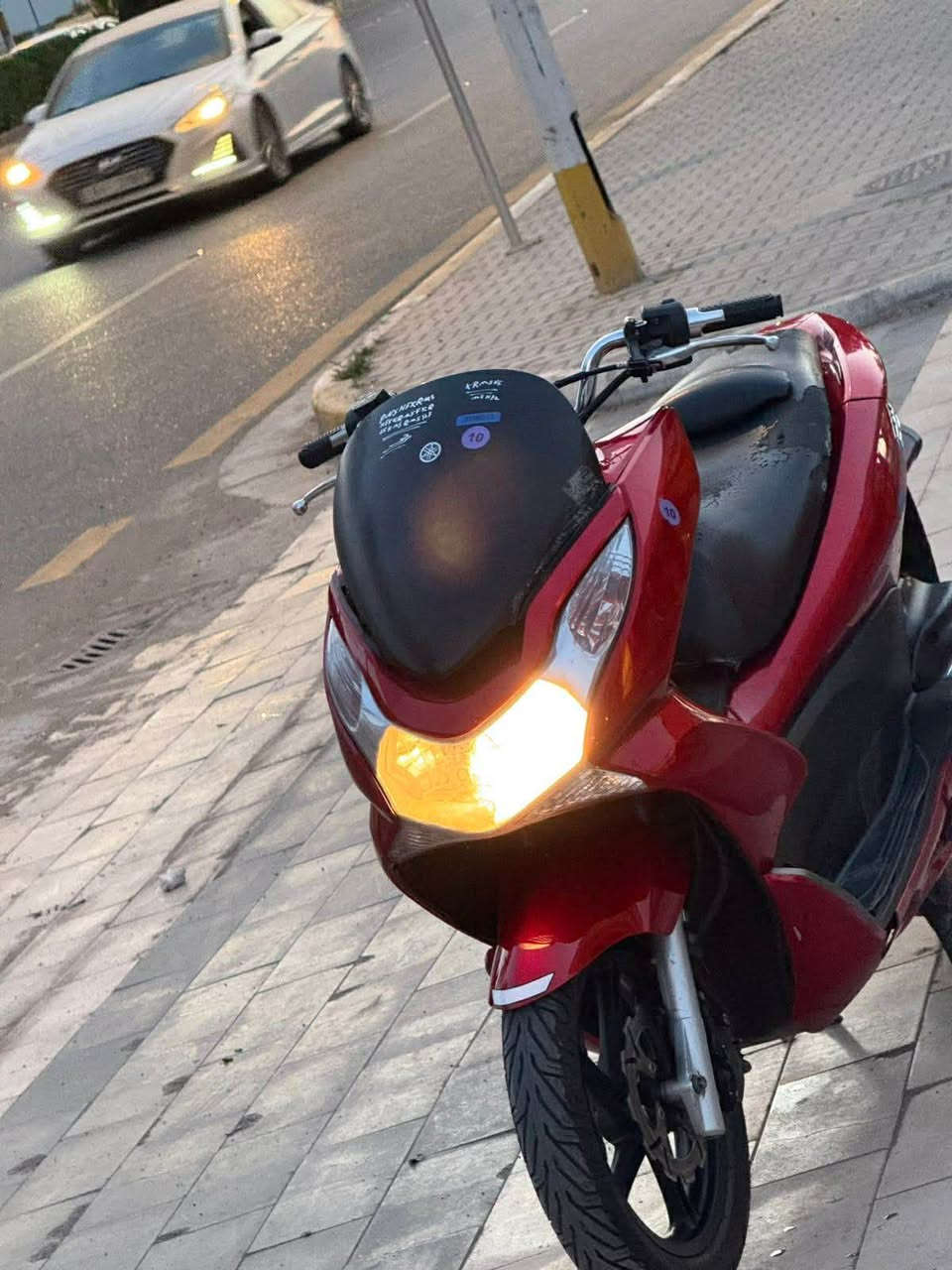 للبيع دراجه pcx ياباني الاصلي نوزل  خطين ستان كهربائي حساس ازدحام دراجه جديده  حساس شلعه معدل خير من الله دراجه تتعب تكول جديده بشرط علفحص دراجه برغي إذا مفتوح ترجع مال جناي  مكان بغداد الكرخ السعر مليون و٣٥٠  وبيهه مجال والاستفسار *********** بغداد, العراق
