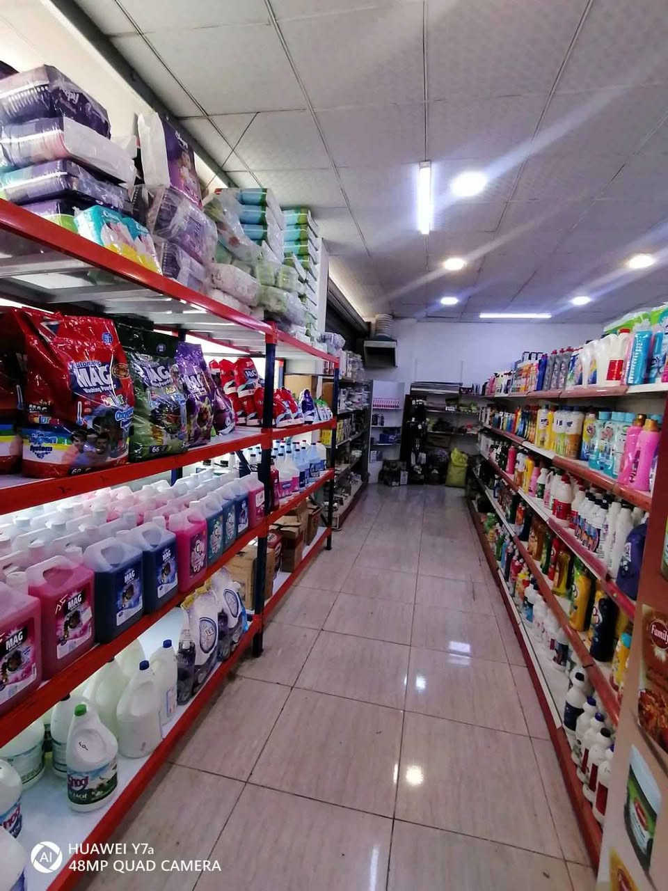 ماركيت بؤ فرؤشتن له هه ولير به سعريكي كونجاو فرؤشتني باشي هه يه رؤزانه فرؤشتني له 800000هه زار بؤ 1000000مليونيك فرؤشتني 11سه لاجه ي تيدايه له كه ل8 موجه ميده مه ساحي ماركيت زووره وه ي200مه تر بيشه كي فرواني  هه يه كرئ مانگانه ي 900هه زاره  نزيكه10مليون باره ي كاره باي حكومي قه رداره له باش معامه له ده يگه رينينه وه  عقدي شوينه كه تازه كرايته وه لو 5سال بؤ زانياري زياتر تيل بكه
نرخي 280وه ره قه و كه ميك مجال

شوين جوت سايدي بحركه كؤن گه ره كي كاني
***********
***********

هه ولير
بؤ داوا كردن نامه بنيره أربيل, العراق
