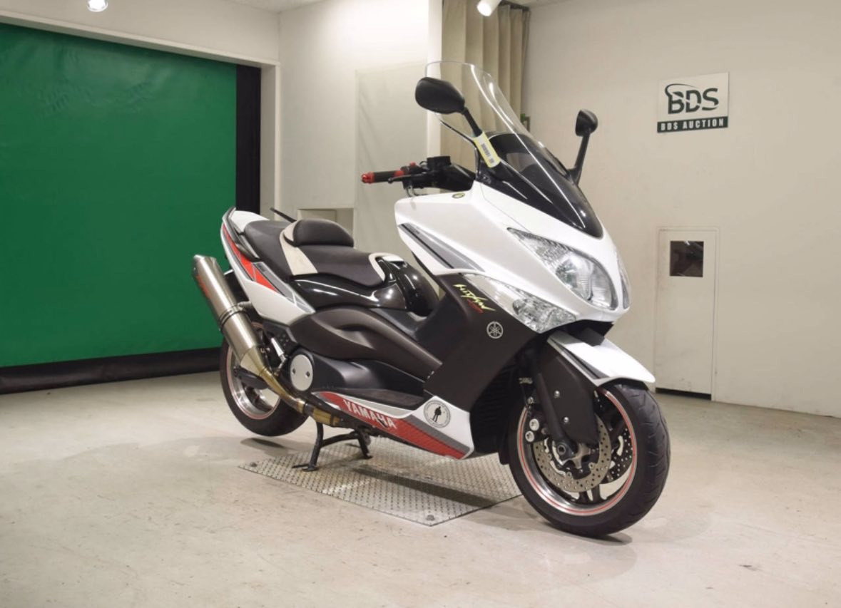 السلام عليكم معرض حب المعلمين لتجاره الدراجات الناريه للبيع بل نقد والتقسيط المريح يالله 
تي ماكس 2011 وايت ماكس اصل
حاله الدراجه كفاله من شخط
ممشى الدراجه 16 الف 
مواصفات الدراجه ABS مانع انزلاق 3 اسويجات كفر اصلي صلنصه اصليه تدفئه يدات الدراجه بحاله الوكاله 
للراغب بشراء الاتصال على الرقم ***********
