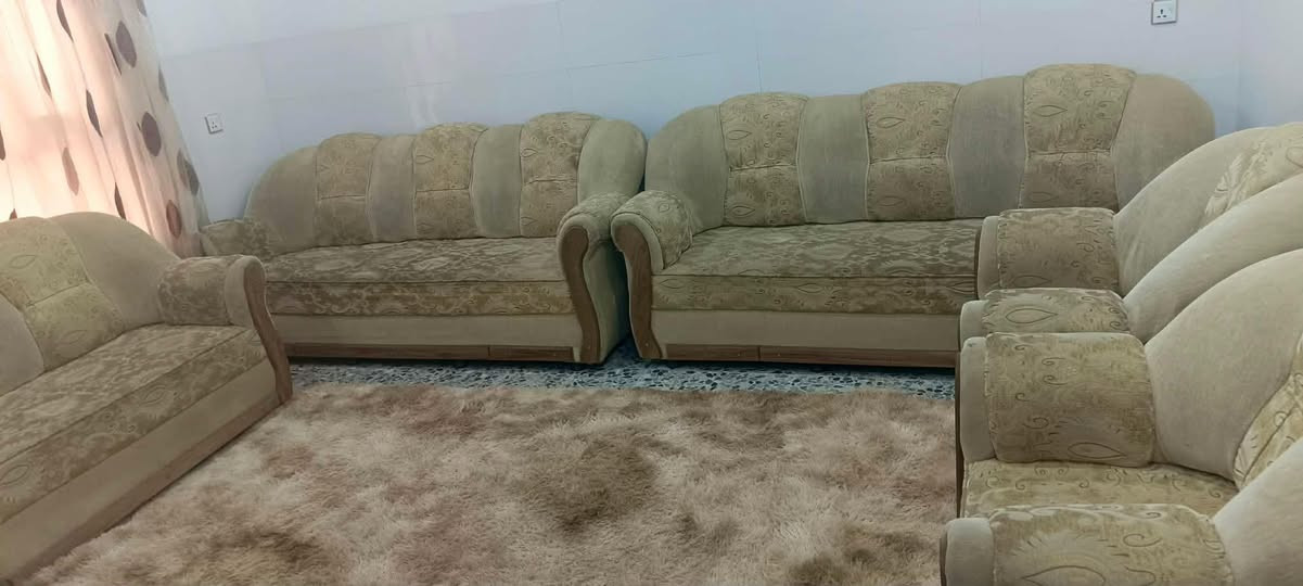 طخم للبيع ثلاثة كبار وثنين صغار نظيف ما بي عيب السعر 100 الف وبي مجال مكاني حي الوليد غير متواجد عالفيس الاتصال على الرقم *********** موصل, نينوى
