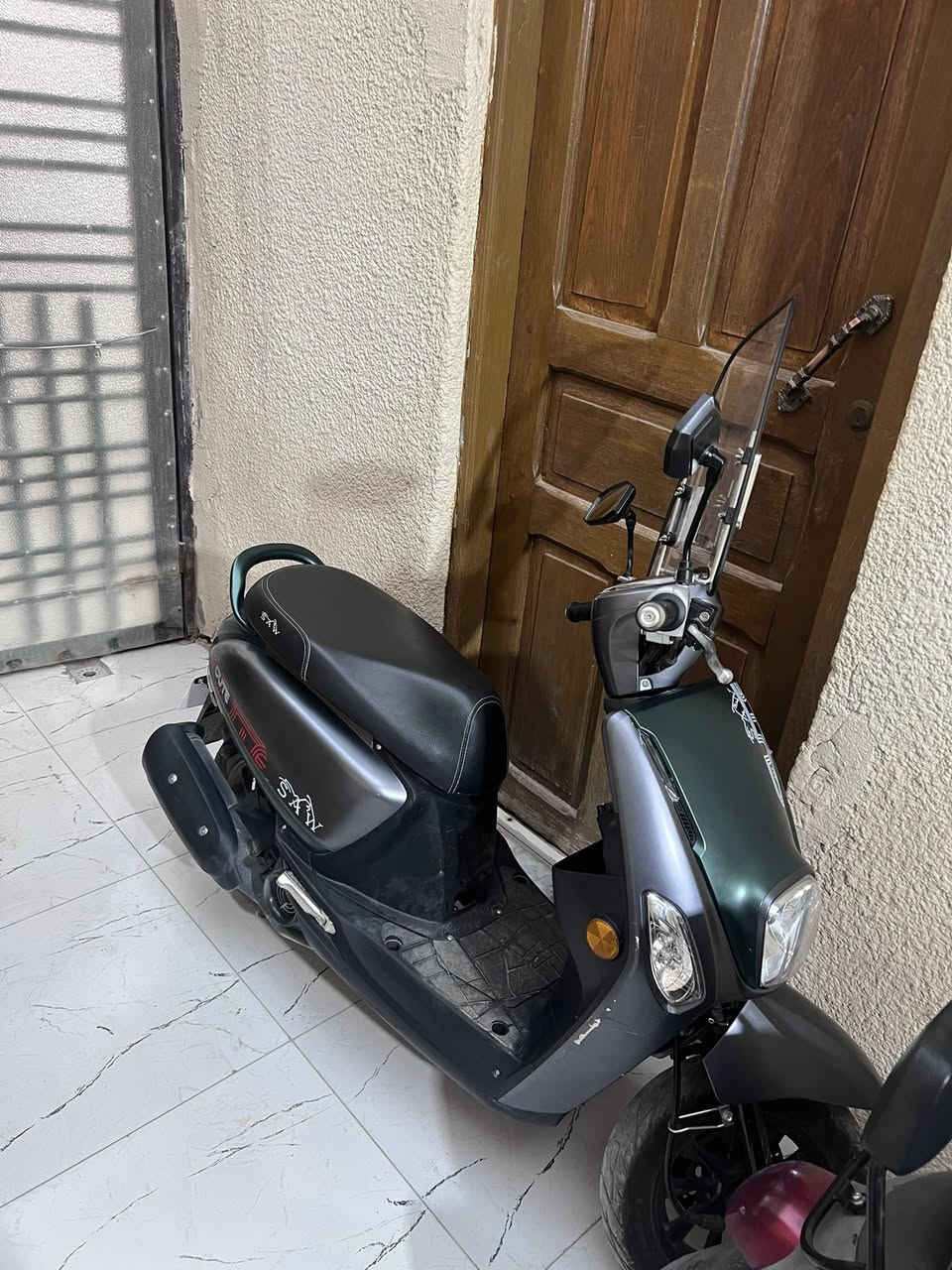 ماكس صيني للبيع نضيفه  ( 900) وبيها مجال قليل
مكاني القرنة / ***********
