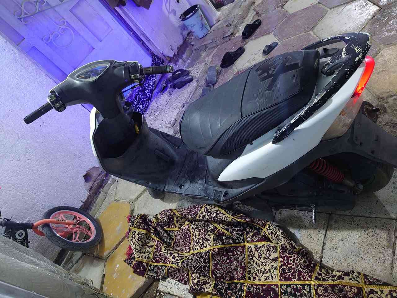 السلام عليكم دراجه للبيع ماكس عدله الدراجه ختم واحد وي المكينه الدراجه مفتوحه بس ولفات مكينه ناعمه كلش كهربائيات كله شغاله بس السلف عوزه بس باتري السعر 525 وبيه مجال كليل كلش   مكاني الناصريه مركز


**إذا كنت صاحب هذا الإعلان وتريد حذفه لأي سبب، رجاءا أرسل رسالة إلى الدعم الفني**