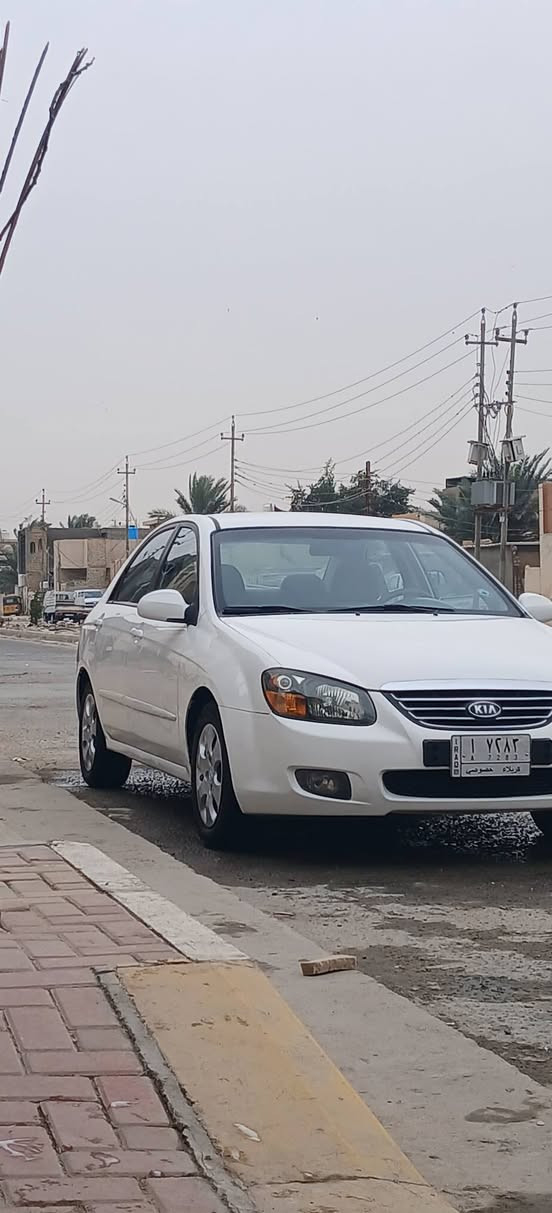 السلام عليكم
كيا سبكتره موديل 2008 
السعر 100 $ وبيها مجال 
السياره بيها البند صبغ والهلال الخلفي صبغ مكينه كير تبريد حداديه جديده كامله مكمله تخم تاير جديد مكاني كربلاء الاستفسار ***********
