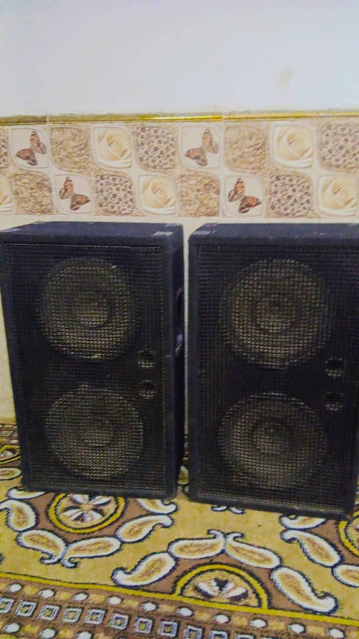 السلام عليكم سماعات شغاله ع فحص زوج 200 وبيه مجال مكاني كوت حي الحكيم ***********
