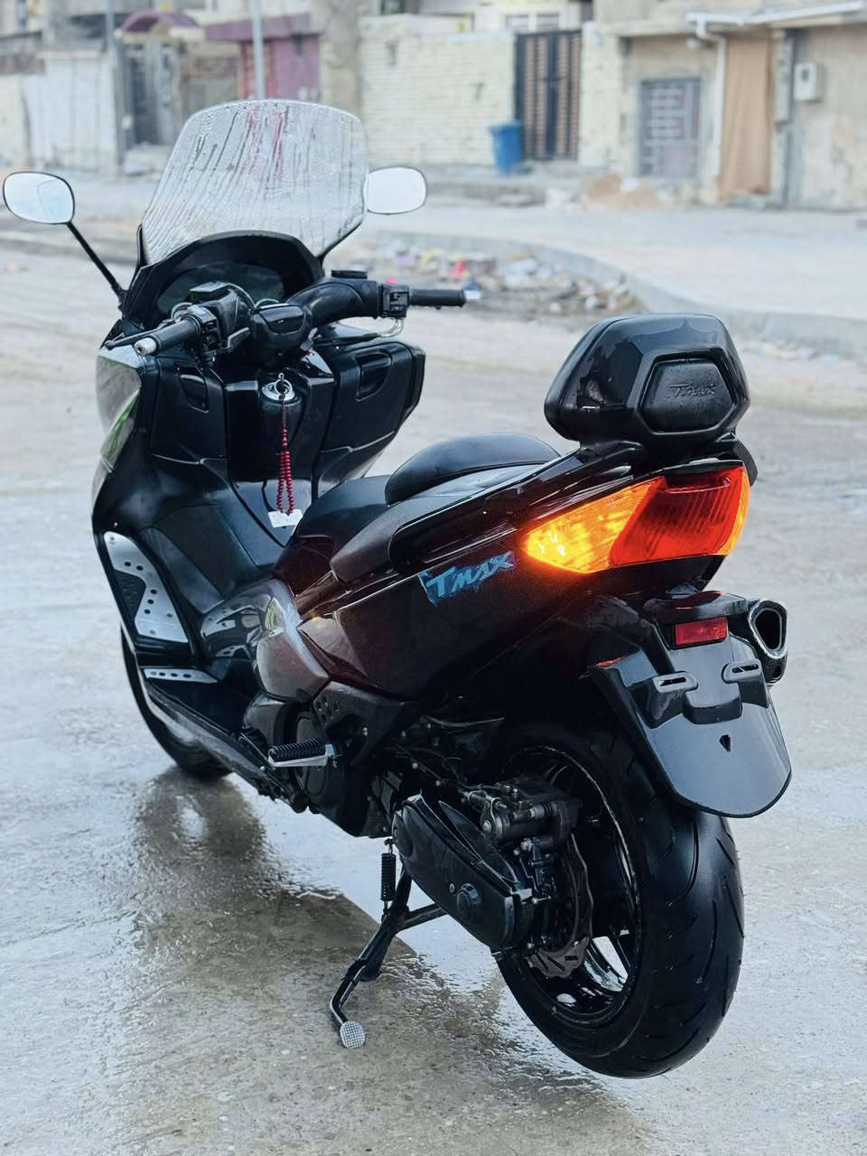 سلام عليكم دراجه تي ماكس 2011مكفولة كفالة عامة كفر ومكينة ودامة كاملة الدراجه خير من الله الدراجه ماشية 25 ألف السعر 45 وبيهة مجال مكاني بغداد مدينة الصدر الرقم ***********
