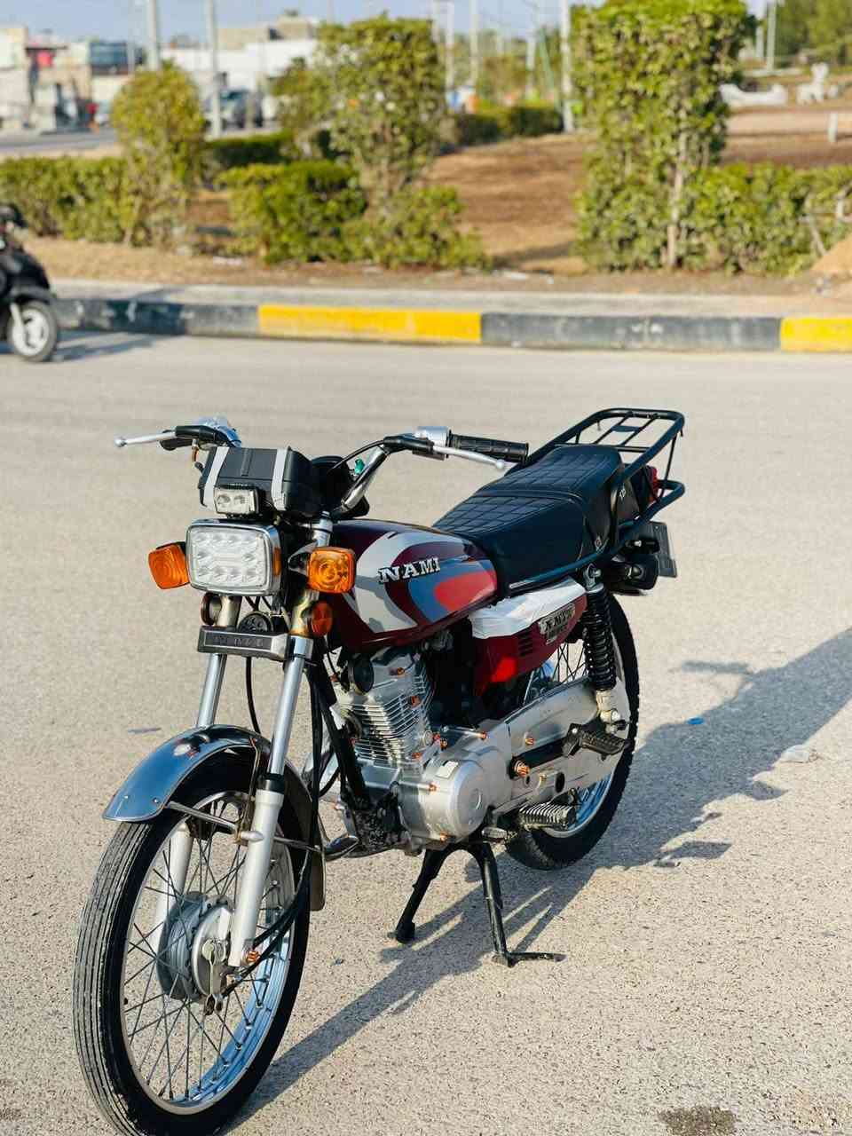 السلام عليكم 
دراجه. نامي شلامشه للبيع او مراوس بوكسر
موديل.  2023 
رقم وسنويه تحويل ثاني يوم شرط 
مكفوله كفاله عامه 
العنوان.  بصره كرمه علي 
الرقم. ***********
