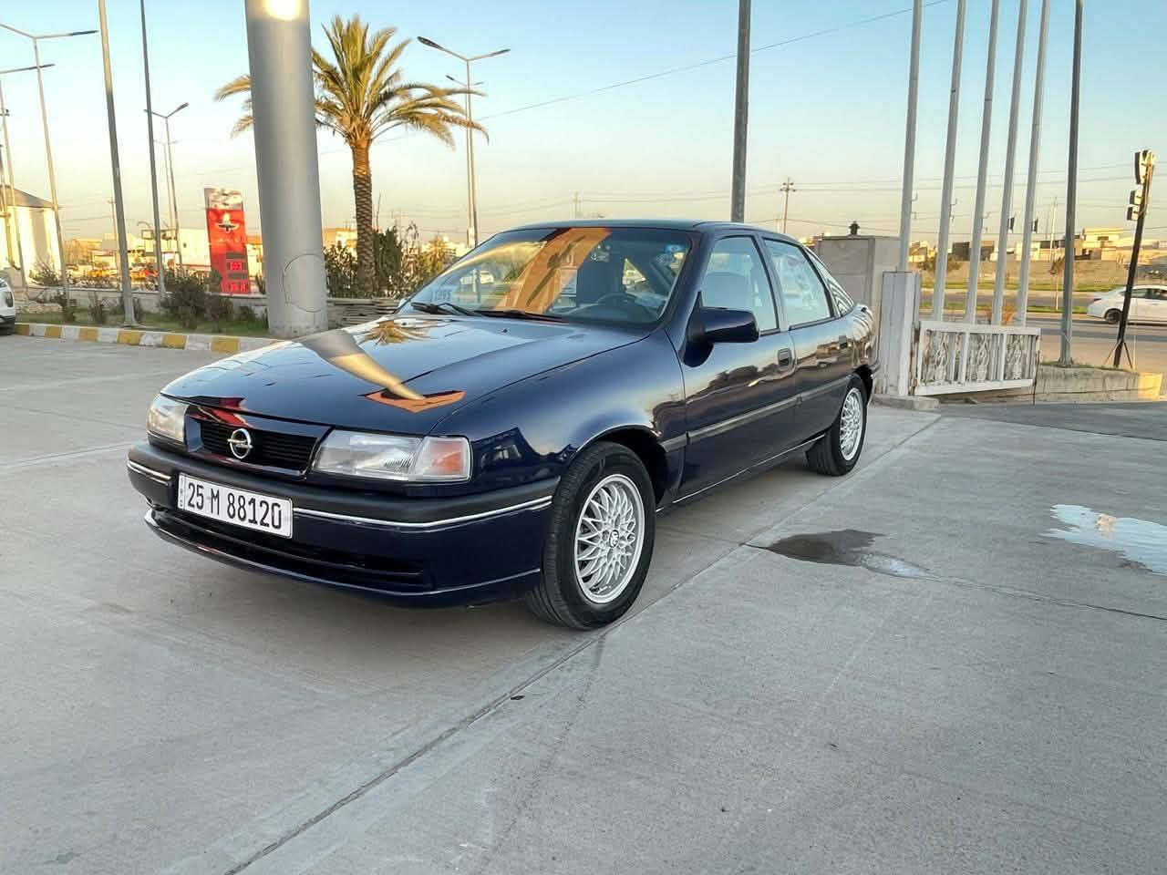 للبيع أوبل فكتره موديل(1995)محرك(18)كير عادي جام كهرباء 
قفل مركزي كونترول داخلي صفر دبل ايرباك صدر أمامي خلفي كله بشرط  لون نيلي صبغ عام  جماليه بدون ضربه رقم كركوك
دولي سنويه  جديد بسمي (2031) مشروع  وطني شرط تحويل 
وكالة سعر(43)بي مجال مكان سيارة كركوك رحيماوه رقم☎️
موبايل(***********)(***********)
