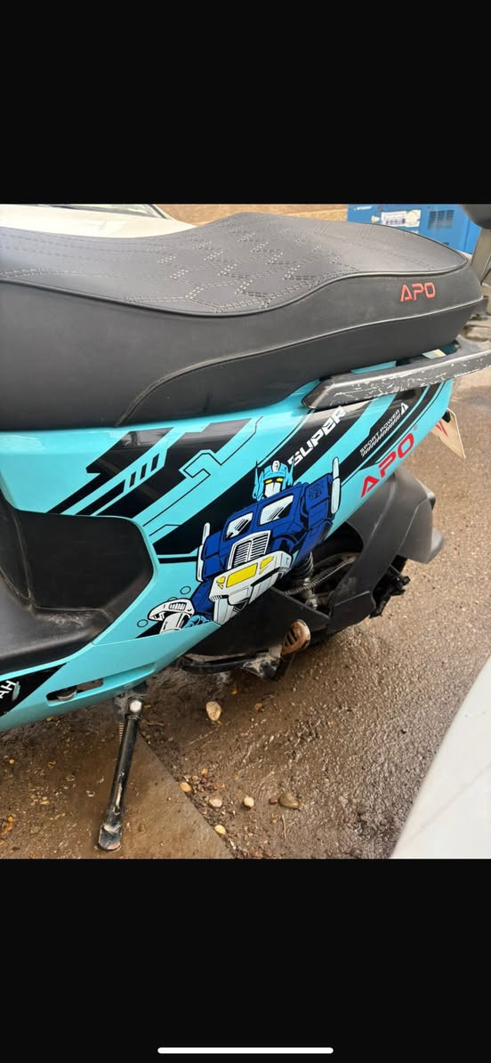 السلام عليكم دراجه سوبر Apo مديل 2024 ملف 2000 بطاريه ليثيوم 30V سرعتها 85حقيق زنون عالي ناصي رماش بيها 3نمر الثالثه سوبرت شلعه قويه اتمشي من70 الى 75 كيلو متر بشحنه الوحده ***********
