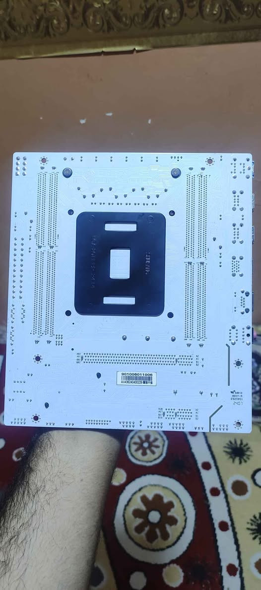 مذربورد لبيع 
كانت رابطها على  حاسبتي المعالج لي كان بيها e5 2680 v3 بس حصلت بورد احسن  بعتها حاسبتي  وبقت البورد عندي 
البورد شغاله ما بيها اي شي تفحصها اي مشكلة بيها  ارجعلك فلوسك وانا بخدمتك 
انا اشتريها بوقتها صارت علية 35 الف وية التوصيل
رايدها 25 الف توصيل مجاني
كلش هواي معالجات تصير عليها
 هاذة موديل البورد X99 E5D4 
رقم التواصل *********** الزبير, البصرة
