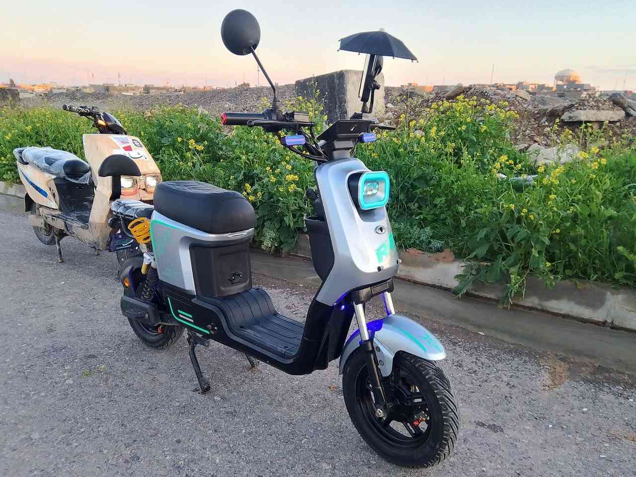 R8للبيع
مواصفات 
لايت عالي نصي 
دبل اشاره (خلاط) 
نضام R رجوع للخلف 
بلاتوث 
اربع نمر 
سرعه 99 حقيقي 90/85
منفذ شحن USB
5باتري 
ملف 2000
دبلات وره غاز 
دبلات كدام دهن 
اصطابات ثنينهن دهن 

باتريات ول ملف شركه ونلي 
كلو شرط 
سعر 400وبي مجال حك جيتك


**إذا كنت صاحب هذا الإعلان وتريد حذفه لأي سبب، رجاءا أرسل رسالة إلى الدعم الفني**