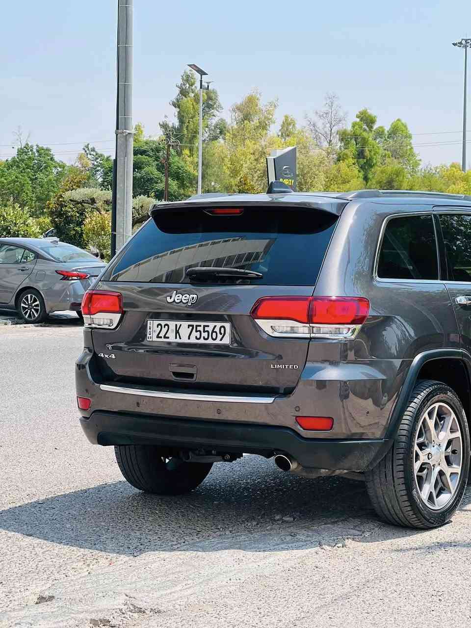جيب ٢٠٢٠ ليمتد بلس فول موصفات وارد امريكي كفالة عامة حتى من البارد و الدعاميات مكفولة السيارة بسمي تحويل ثاني يوم سنوية جديدة 
المواصفات:
حساسات خلفية و امامية 
رادارات جانبية و رادار امامي 
نظام سبورت و نظام eco
نظام اوتو بارك توقف تلقائي
نظام تحديد المسار
فتحة سقف بنراما
صندوق كهربائي 
تضليل ٨٠٪؜ و موجود كتاب التضليل 
نظام تحذير السائق من الاصطدام 
و السيارة فول مواصفات من الاخير السيارة كلش جديدة ومكينة جديدة ما مفتوح 
العنوان📍:ديالي- شهربان
السعر: ٢٨٤ وبيهة مجال شي بسيط 
للتواصل: ***********
