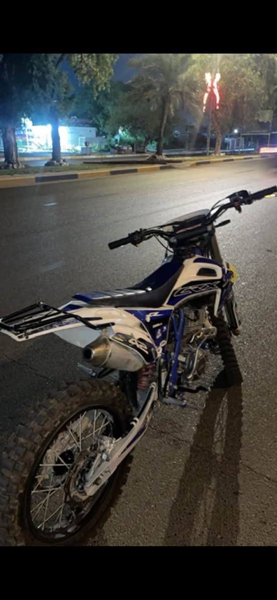 سلام عليكم قفاز crx300cc موديل 25 ماشي ٣٠٠٠ ودراجه نضيفه وحلوه وشلعه ومعدل صاروخ صارلها 4 اشهر عندي اخذتها زيرو مليون و750 الف رايد مليون مليون 150 وبيه مجال رقمي ***********

