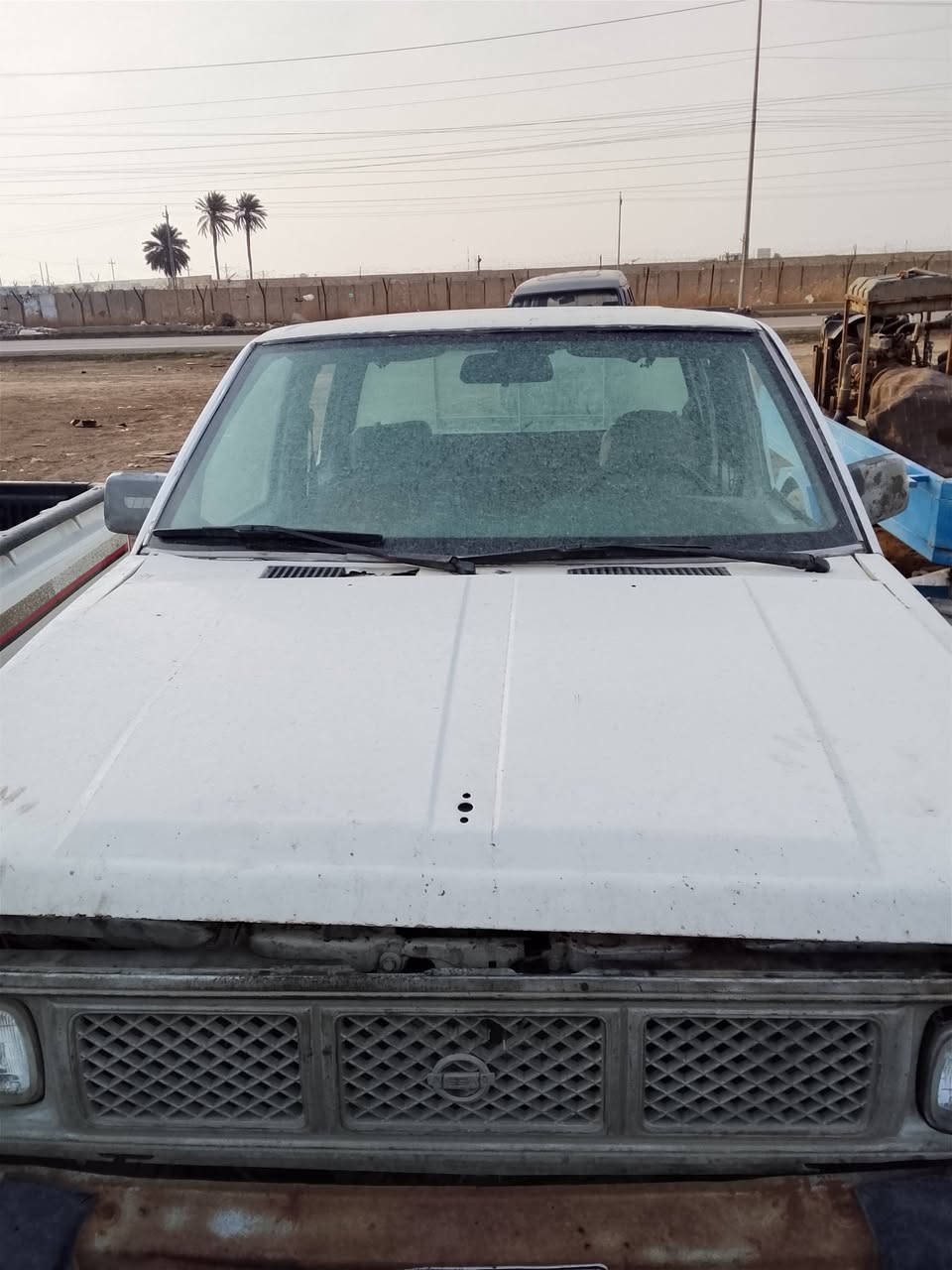 سلام عليكم ورحمة الله وبركاته 
بيكم نيسان دبل قمارة موديل 91 رقم انبار الماني هذا شهر انتهت سنويتها محركها كايم عوزه تجفيت يعني ما يشتغل للبيع ‏‪***********‬‏
