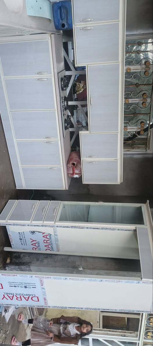 كاونتر الامنيوم  مستخدم كلش نضيف اخو الجديدقياس  7 متر.    مع طباخ ومرشح بارك تركي جاهزات وشغالت 
بعقوبه تقاطع القدس للاستفسار ***********.
