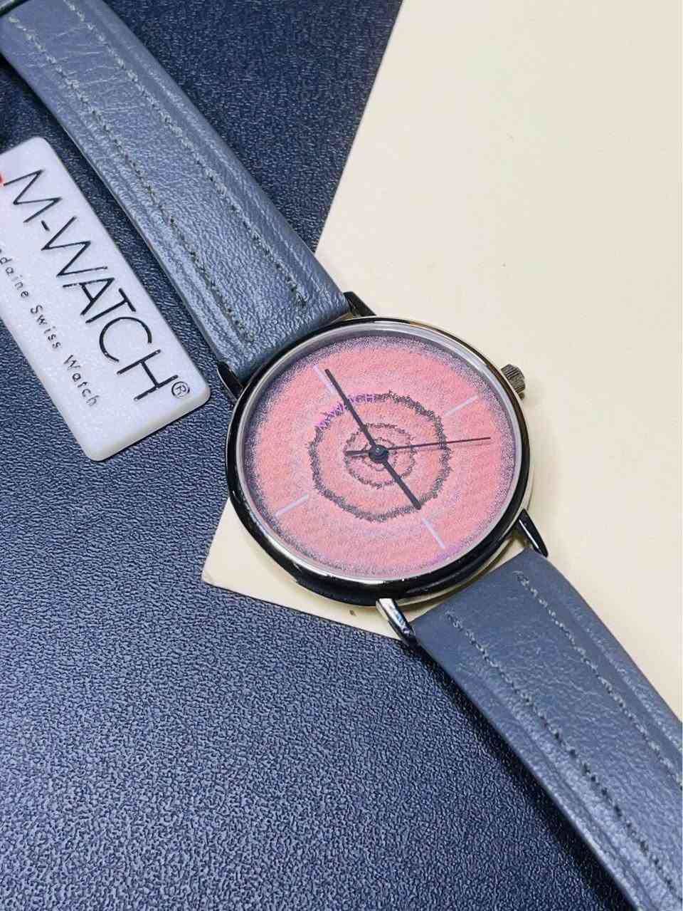 M-Watch Swiss Quartz
بتصميم فريد للمينا يشبه جذع شجرة باللون الوردي
علامة تجارية سويسرية تابعة لمجموعة مونداين إم الكلاسيكية
نظافه الساعه تامه بعدها بالتاك قطعه مميزه ونادره 
قطرها ٣٥ 
سعرها ٧٥ الف مع التوصيل بغداد, العراق


**إذا كنت صاحب هذا الإعلان وتريد حذفه لأي سبب، رجاءا أرسل رسالة إلى الدعم الفني**