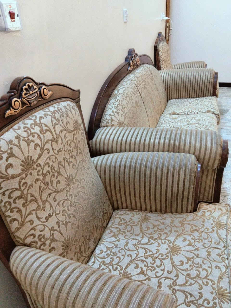 السلام عليكم
للبيع تخم مستعمل تركي
التخم نظيف وجديد
احلى من الصورة
السعر 350 الف

العنوان بغداد
رقم ***********
