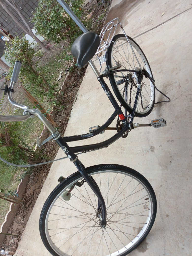 سْْلِّآًّمُّ عْْلِّيٌّكِّمُّ بايسكل للبيع حاويه جديد سعر 100وبي مجال لتواصل معي الرقم ***********
