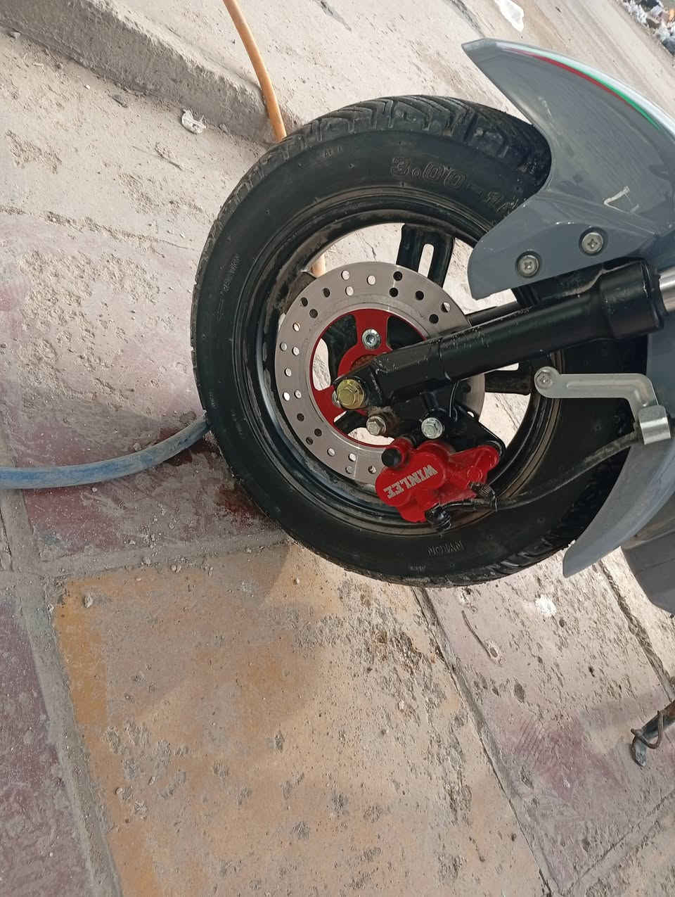 دراجة R9 للبيع بدلت بطاريات دبل مبدل بيه  مو حجم صغير  بسعر 200 الف بس البطاريات  وابيع 700 الف دراجة جديدة استخدام قليل العنوان الري واتساب ***********
