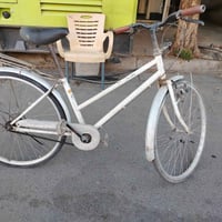 بايسكل بناتي للبيع حجم ٢٦ رايده ب ٣٥ الشراي يتصل هاذ رقمي 07884511220 ...