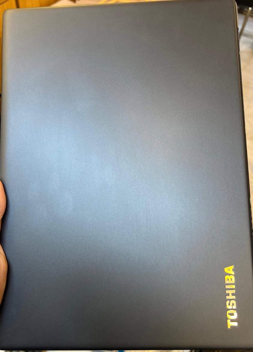 توفرت كمية لاب توب مستخدم بالة توشيبا حجم 14  فول اج دي  1920*1080. السعر فقط 300 الف 

المواصفات 
معالج ci5 جيل ثامن 
رام 8 هارد 256 ssd
الرام والهارد قابل للتطوير 
نظافة ممتازه كيبورد ضوئي عربي انكليزي 
دبل ماوس وبصمه 
شحن سريع تايب سي شحن ونقل ملفات 
شكل نحيف جداً وزن خفيفة 
تجي ويا شحن تايب سي اصلي وجنطه 
وماوس هديه والتوصيل مجاناً لكل العراق


**إذا كنت صاحب هذا الإعلان وتريد حذفه لأي سبب، رجاءا أرسل رسالة إلى الدعم الفني**