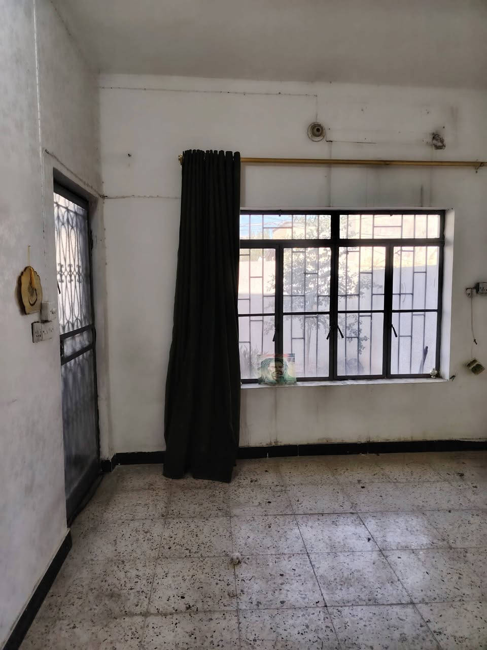 دار لإيجار نظيف مساحه 150متر
الموقع حي شبر خلف سنتر ريحانه
طابق الارضي غرف النوم هول استقبال ومطبخ وصحيات وطرمه
طابق ثاني غرف نوم

2دار لإيجار تجاري
الموقع شارع حي الحسين سنتر
مقابل باشتو
يصلح مكتب ناىب أو خدمه توصيل هو لأغراض تجاريه

مساحه300
مراجعه مكتب الأهرام لعقار والمقالات شارع 60قرب مجمع الضامن الطبي *********** بيه واتساب ***********
