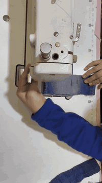 مكينة خياطة GMCEY صناعي للبيع مكينة منزلية نظيفة وشغالة مثل ما موضح الكم سعرهاا 200,000 دينار  للتواصل ماسنحر + واتساب ***********
