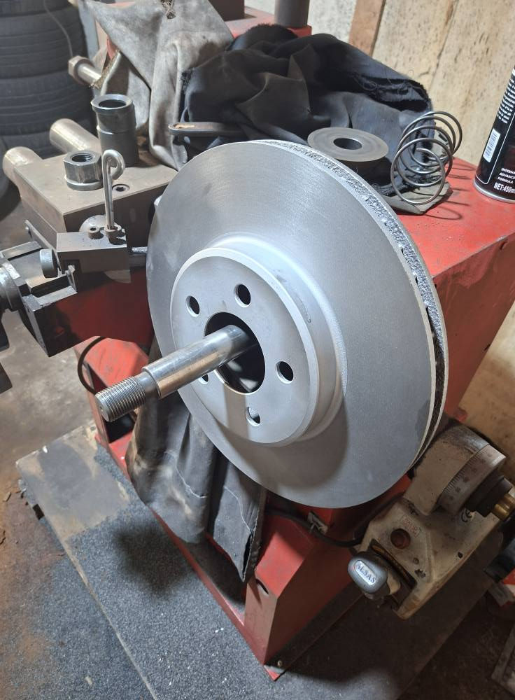 سلام عليكم عدنا تصفير فلانجات جميع سيارات وبسعار جوه السوك المكان صناعيه حمدان شارع العام *********** البصرة, العراق
