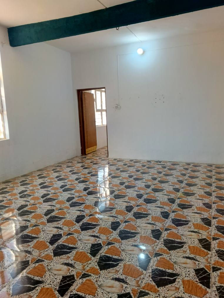 شقه للايجار100متر حي الوفاء شارع عشرين غرفتين وصاله ومطبخ مفتوح سطح خط مولد *********** النجف, العراق
