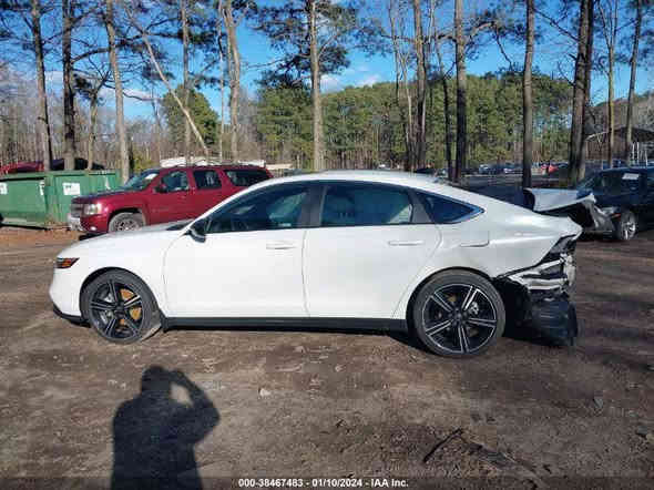 السلام عليكم بيع مستعجل سبب ضرف خاص.   هوندا اكورد هايبرد ابيض ٢٠٢٤ ماشية ١٥ الف كيلو حادث خلفي موضح بلصور تصليح درجة اولى السعر ١٩٢ وبيها مجال بسيط جداً 

رقم بغدادشرط التحويل 
رجاءً بدون كسران بحلال العالم وبدون وعود كاذبة  
بغداد اليرموك *********** 
تحياتي✨
