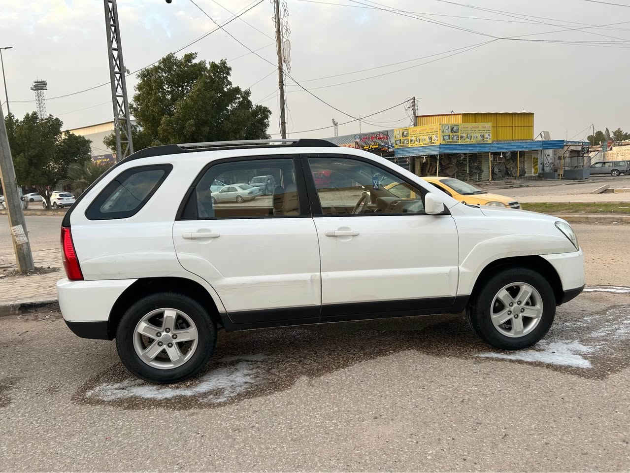 كيا سبورتج مكفوله بيه مكانت بارد فتحه نجف تخم تاير كير محرك تبريد كله جيد حداديه جيده سياره جاهزه مديل2010عنوان نجف رقم موبايل*********** النجف, العراق
