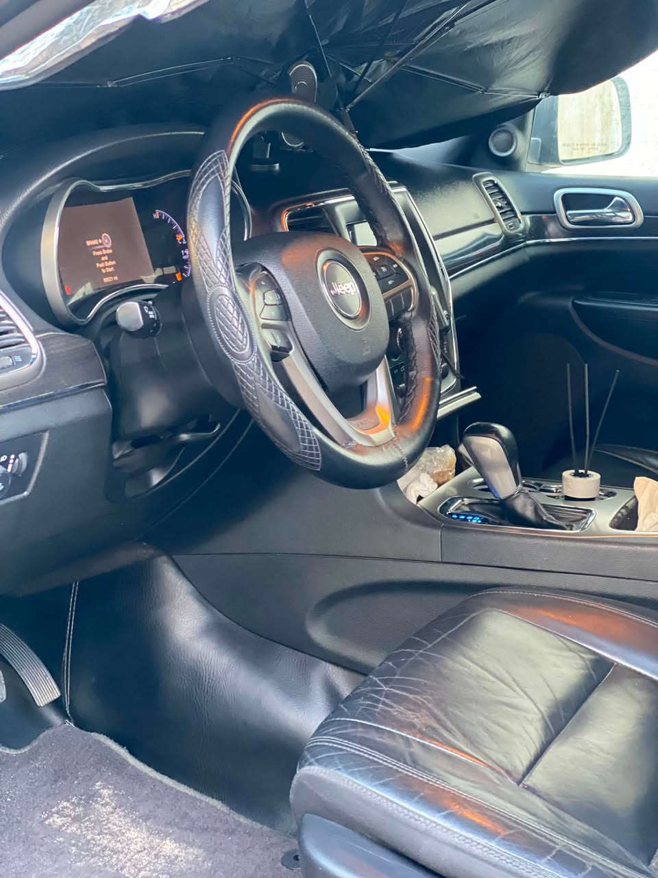 جيب كراند شيروكي
وارد أمريكي 
مكانها بصره
رقمها بصره بسمي
2018 موديل 
حادث امريكا موضح بل صور 
البند مصلح 
الجاملغ مبدل 
بدون ايرباك
سياره جاهزه
ماشي 89
السعر 220

‭ ***********‬
