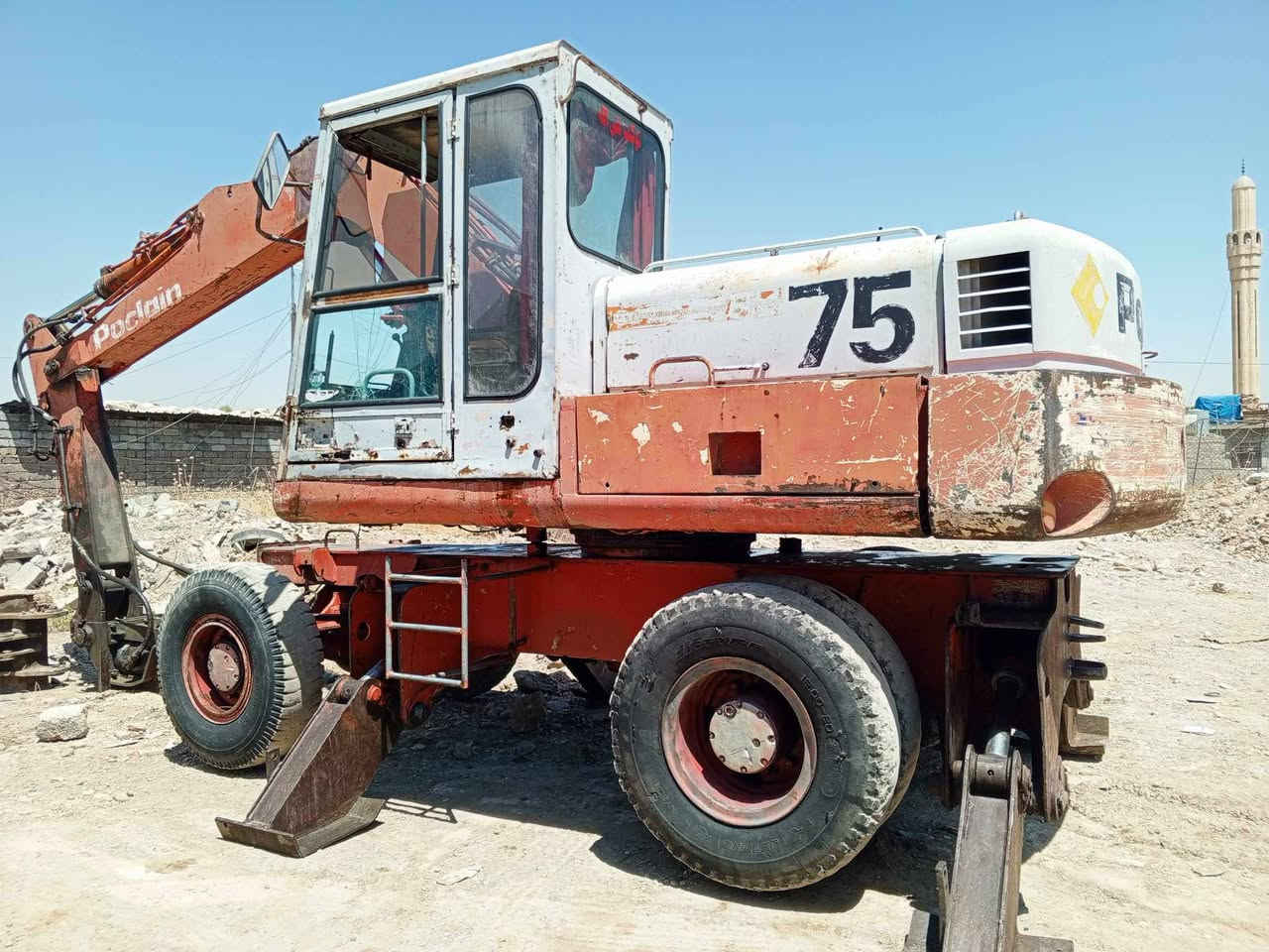 بوكلن موديل 86 كهربائي
مع جك همر موتوبير
نظيفه ابلادي
رقم ألماني ديالى
سنويه عظم
السعر 105ورقه قفل
للاستفسار
***********
