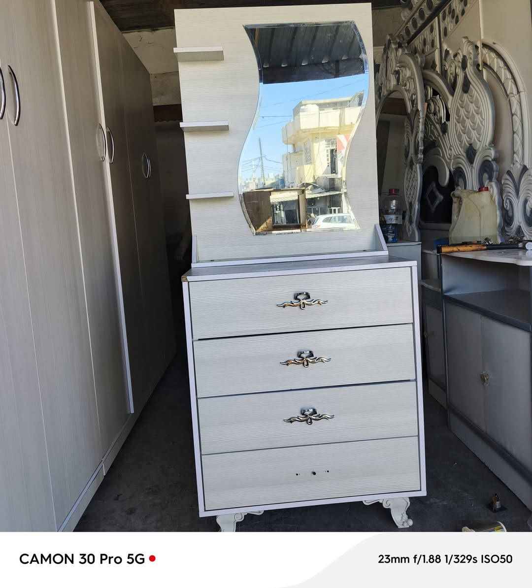 #كنتور_تركي 🇹🇷 يرهم للفراش ويرهم ملابس 
#مقطع_يكون + داخل ابواب داخليه بي 
العمق 70
#شغل فصال حطاطه استعمال قليل جداً 
يرهم بيع او مراوس حسب القناعه 
عنوان جلولاء سوق السبت يتوفر توصيل لجميع مناطق ديالى بأسعار مناسب للتواصل واتس او تصال 
***********
