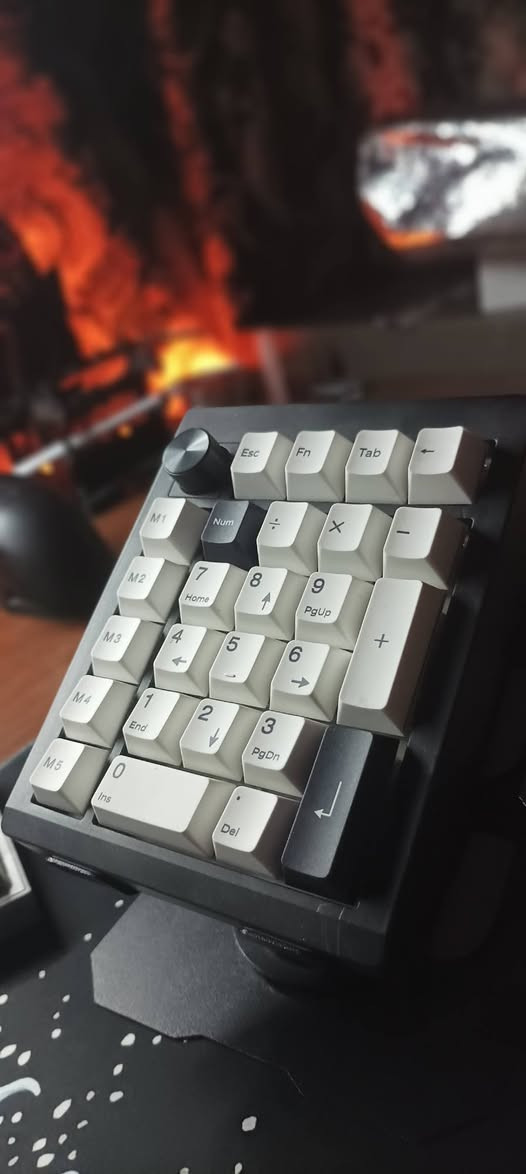 سلام عليكم كيبورت مني 20% ميكانك سويچات بنية صوت طرب اسم كيبورت GMK26جديد تفاصيلة واضحة وفي صورة 
يوجد توصيل 
سعر 25الف 
توصيل جميع محافظات 6الف دينار


**إذا كنت صاحب هذا الإعلان وتريد حذفه لأي سبب، رجاءا أرسل رسالة إلى الدعم الفني**